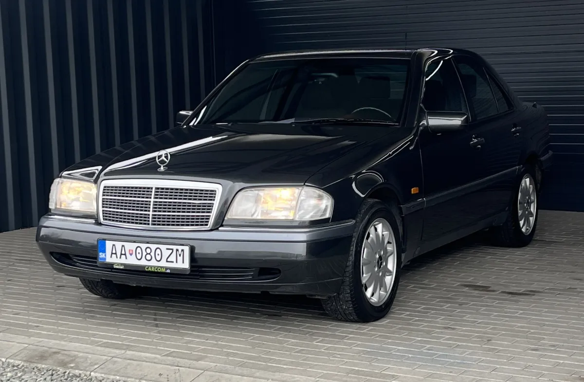 Mercedes-Benz C trieda Sedan 200 vozidlo Carcom